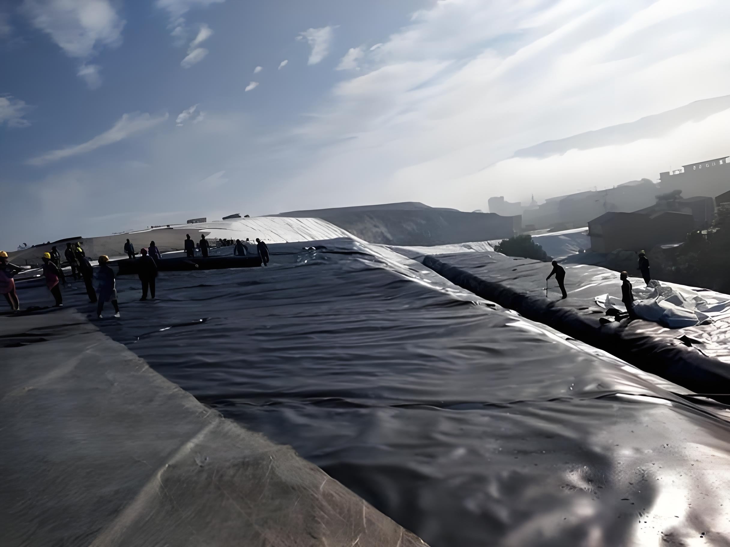 HDPE 防渗膜雨污分流新工艺,低成本高效控渗降运维成本 HDPE 防渗膜雨污分流新工艺,低成本高效控渗降运维成本